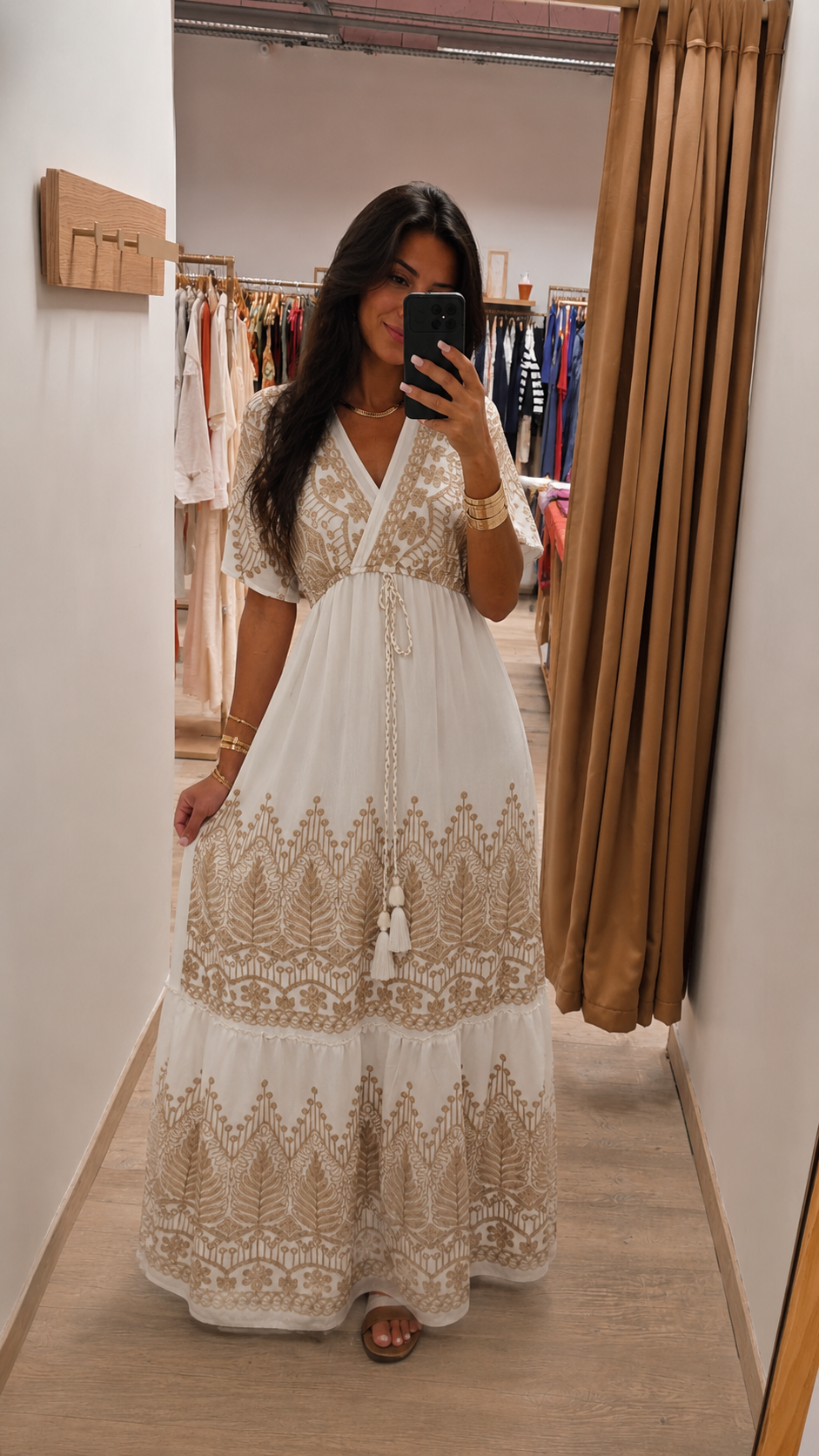 Robe Longue Bohème Brodée – Blanche
