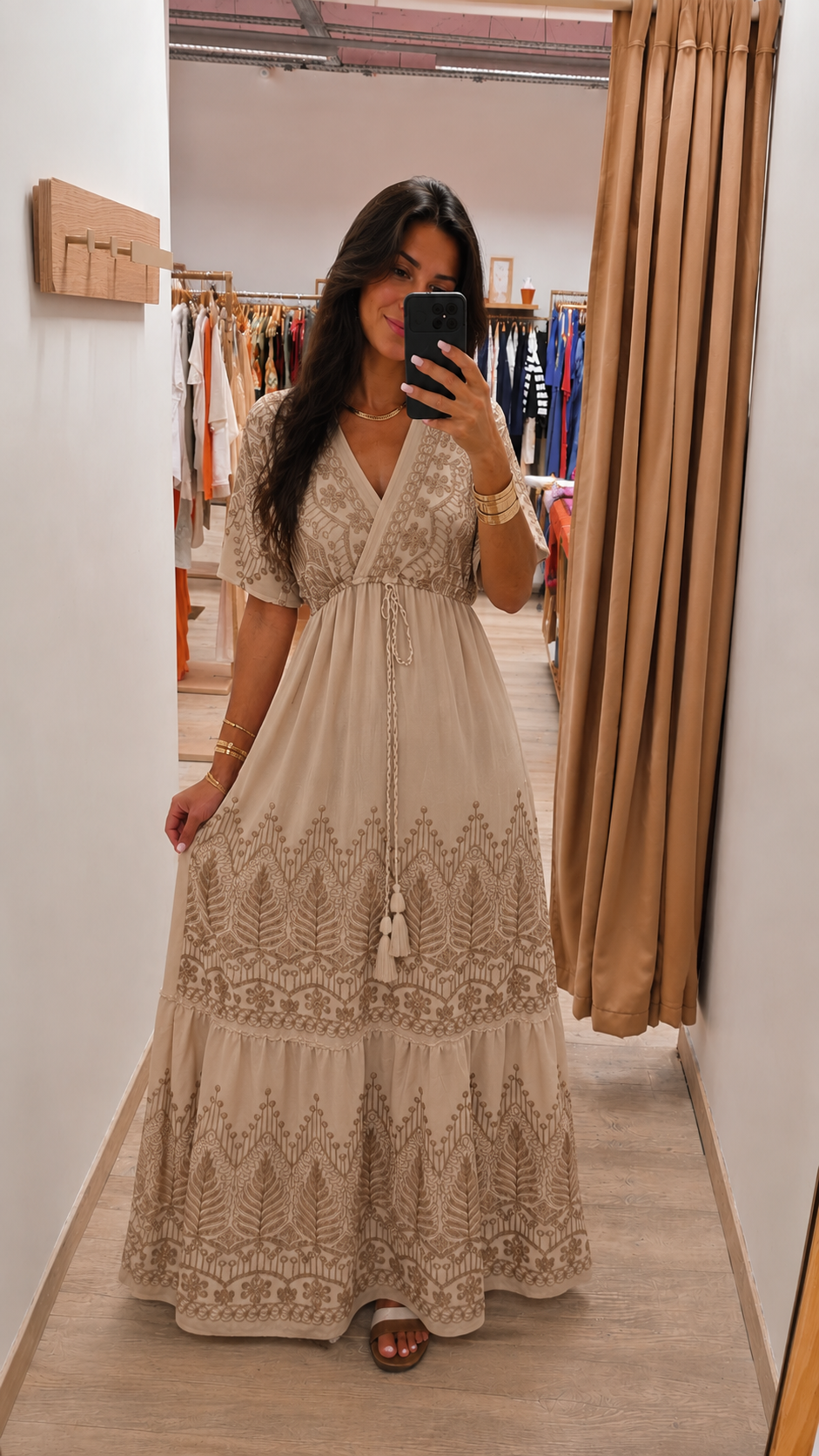 Robe Longue Bohème Brodée – Beige